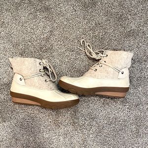 Sperry Women’s rain & snow boots.